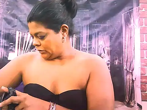 indianCherryPie online show from December 2025 06:23:01 PM