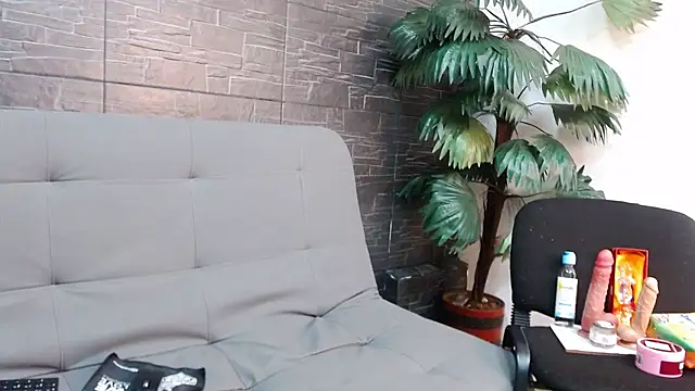 Snapshot of brendamaz chatting on March 2025 03:40:02 PM brendamaz online show from March 2025 03:40:02 PM