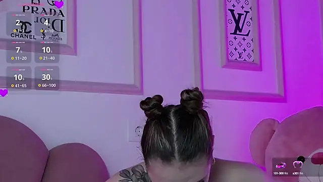 Abby  White online show from September 2025 03:45:01 PM