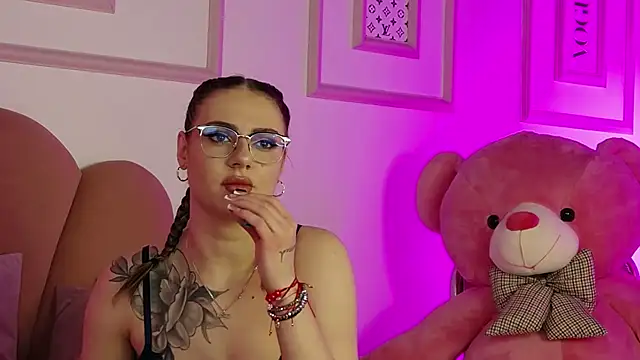 Abby  White online show from March 2026 05:32:01 PM