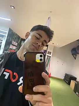 Snapshot of Danifornari chatting on October 2025 02:45:02 AM Danifornari online show from October 2025 02:45:02 AM