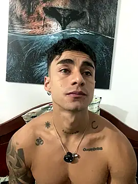 Snapshot of Danifornari chatting on November 2025 02:58:02 AM Danifornari online show from November 2025 02:58:02 AM