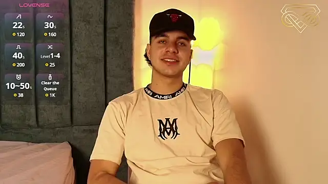 Amadeo Wild online show from December 2024 07:07:02 PM