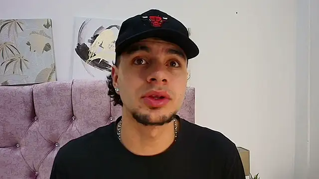 Amadeo Wild online show from February 2025 12:19:02 PM