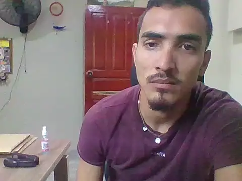 Snapshot of jeremy_scott chatting on March 2026 05:06:01 PM jeremy scott online show from March 2026 05:06:01 PM