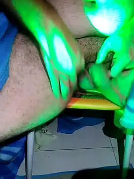 Leocesar37 online show from April 2026 05:07:02 AM