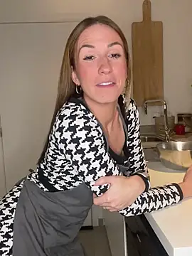 lola tentatiion online show from January 2025 08:34:02 PM