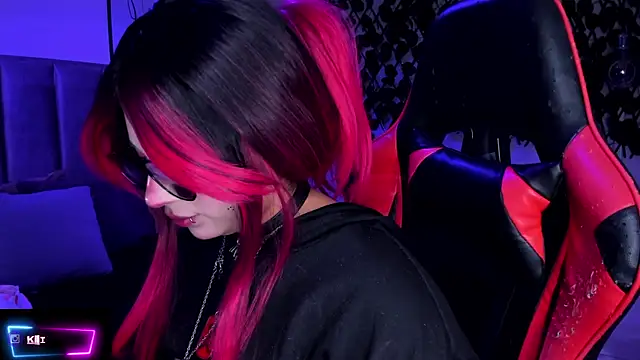 Kitty Gang online show from December 2025 02:28:02 AM