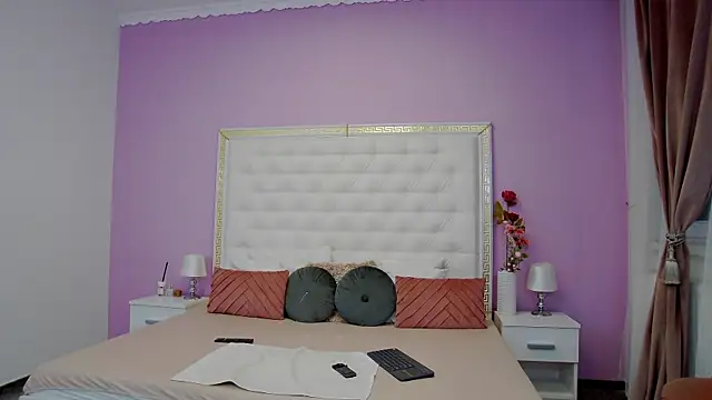 Lenna Paul online show from March 2025 04:51:02 AM