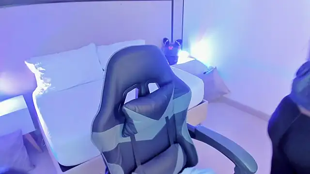 Snapshot of emma_collson chatting on September 2025 02:37:02 AM emma collson online show from September 2025 02:37:02 AM