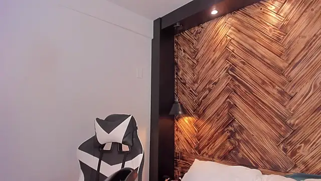 Snapshot of emma_collson chatting on October 2025 11:17:02 PM emma collson online show from October 2025 11:17:02 PM