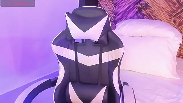 Snapshot of emma_collson chatting on November 2025 08:38:02 PM emma collson online show from November 2025 08:38:02 PM