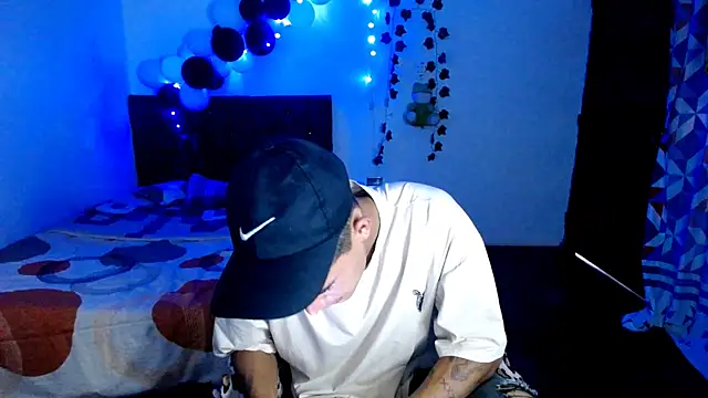 freddy romas online show from November 2025 06:52:02 PM