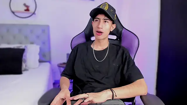 Snapshot of novaybrian chatting on February 2025 04:48:02 AM novaybrian online show from February 2025 04:48:02 AM