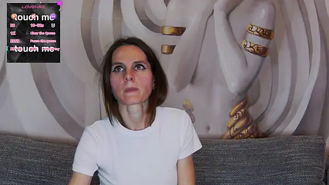 hailey peach online show from March 2025 03:45:01 AM