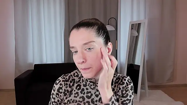 helentasty online show from September 2025 02:33:01 AM