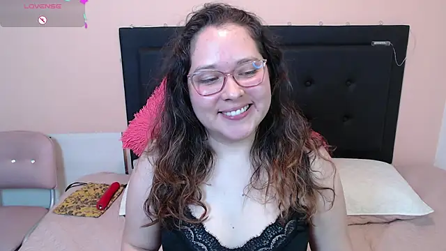 Snapshot of May_Carlier chatting on February 2025 05:52:01 AM May Carlier online show from February 2025 05:52:01 AM