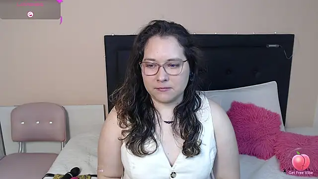 Snapshot of May_Carlier chatting on March 2025 04:09:01 AM May Carlier online show from March 2025 04:09:01 AM