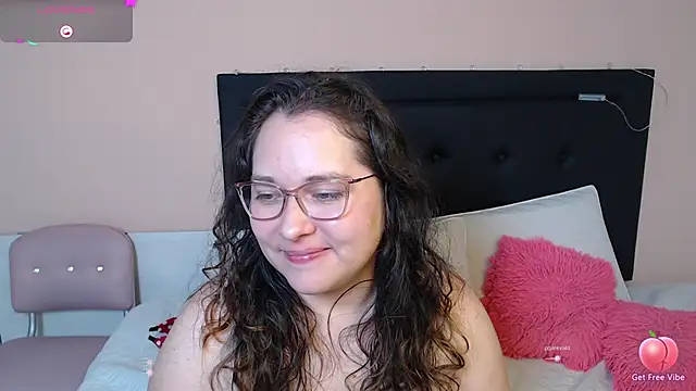 Snapshot of May_Carlier chatting on March 2025 06:40:01 AM May Carlier online show from March 2025 06:40:01 AM