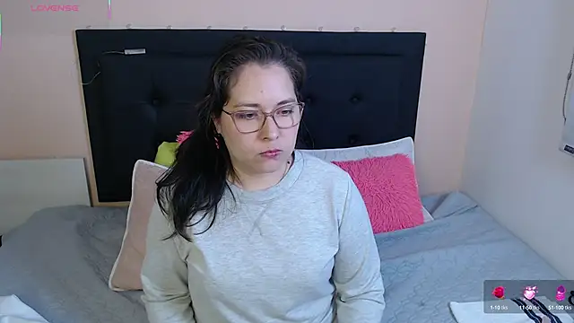 Snapshot of May_Carlier chatting on September 2025 12:11:01 AM May Carlier online show from September 2025 12:11:01 AM