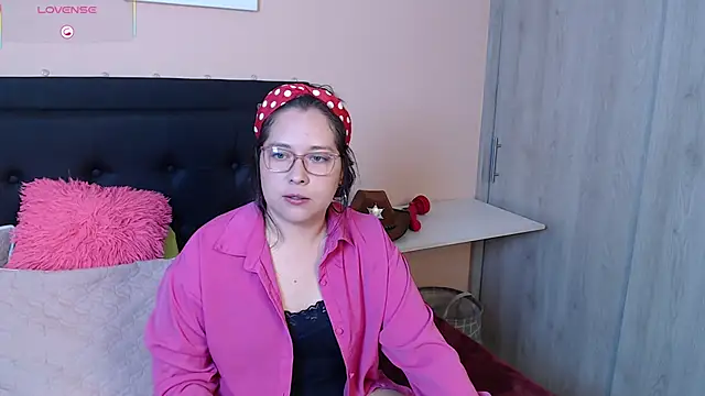 Snapshot of May_Carlier chatting on September 2025 11:30:01 PM May Carlier online show from September 2025 11:30:01 PM