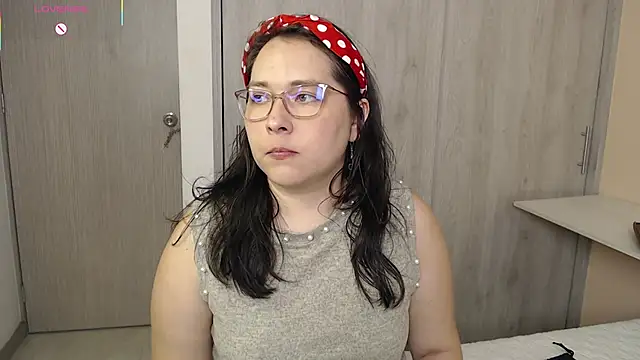 Snapshot of May_Carlier chatting on October 2025 09:24:01 PM May Carlier online show from October 2025 09:24:01 PM