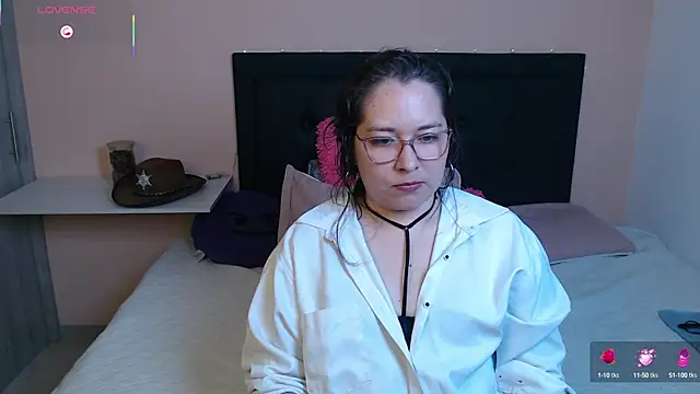 Snapshot of May_Carlier chatting on October 2025 03:07:02 AM May Carlier online show from October 2025 03:07:02 AM