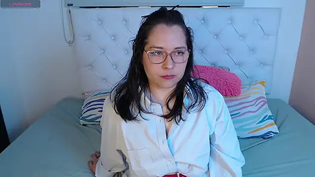 Snapshot of May_Carlier chatting on November 2025 03:50:01 AM May Carlier online show from November 2025 03:50:01 AM