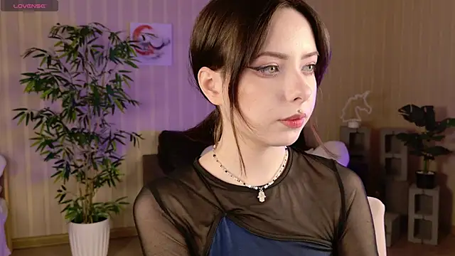 Snapshot of Lazzy_Lizzy chatting on December 2024 02:42:02 PM Lazzy Lizzy online show from December 2024 02:42:02 PM