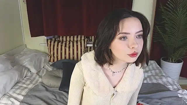 Snapshot of Lazzy_Lizzy chatting on December 2024 02:38:02 PM Lazzy Lizzy online show from December 2024 02:38:02 PM