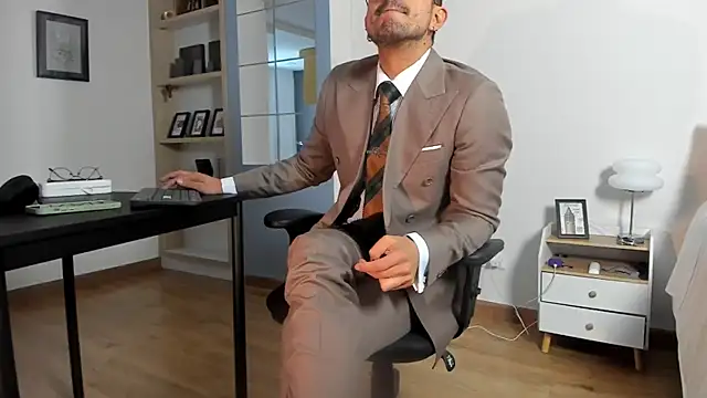 Snapshot of pablo-rincon95 chatting on July 2026 03:18:02 PM pablo-rincon95 online show from July 2026 03:18:02 PM