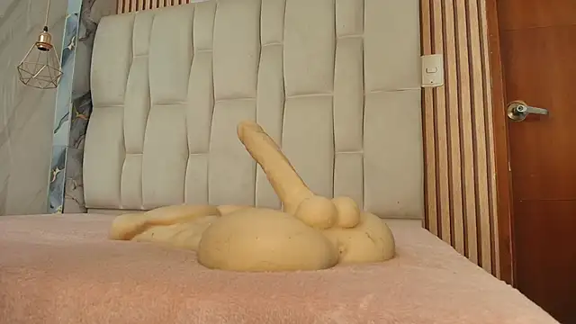 Emily Trujillo online show from December 2025 05:31:02 PM