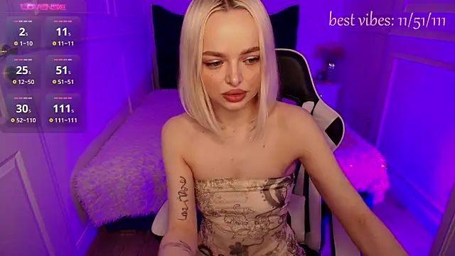 horny blondiee online show from February 2025 08:20:01 AM