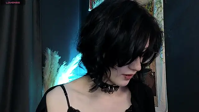 Snapshot of dark_vamp_ chatting on December 2024 09:17:01 PM dark vamp  online show from December 2024 09:17:01 PM