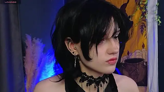 Snapshot of dark_vamp_ chatting on December 2024 09:02:01 PM dark vamp  online show from December 2024 09:02:01 PM