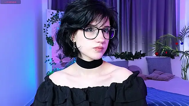 Snapshot of dark_vamp_ chatting on December 2024 09:25:02 PM dark vamp  online show from December 2024 09:25:02 PM