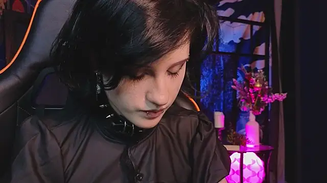 Snapshot of dark_vamp_ chatting on January 2025 03:29:01 PM dark vamp  online show from January 2025 03:29:01 PM