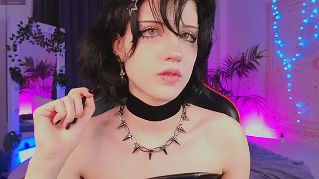 Snapshot of dark_vamp_ chatting on January 2025 09:16:01 PM dark vamp  online show from January 2025 09:16:01 PM