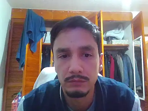 Snapshot of Ginessy chatting on December 2025 07:32:01 PM Ginessy online show from December 2025 07:32:01 PM