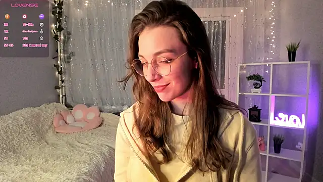 AraCopple online show from December 2024 06:45:01 PM