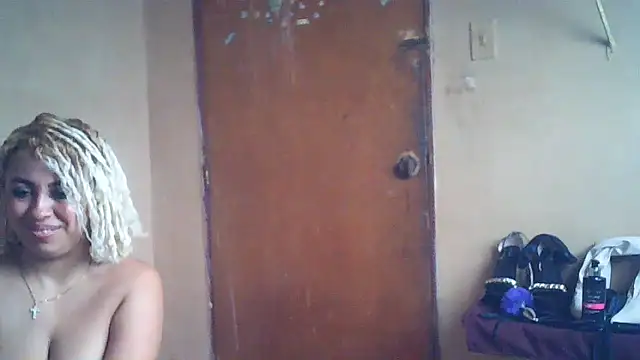 Lucy White   online show from April 2026 07:41:01 PM