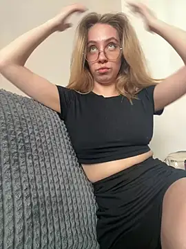 Kitty Katrine online show from May 2026 12:20:01 PM