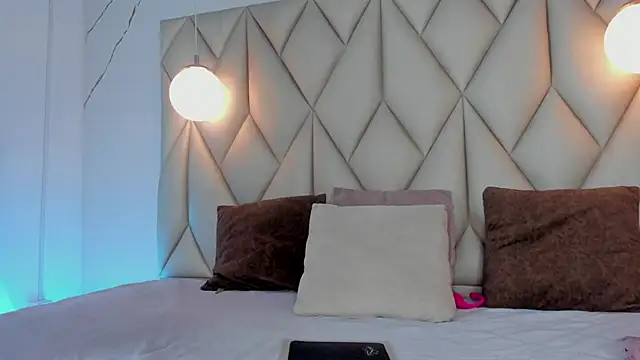 angelswets online show from November 2025 01:44:02 PM