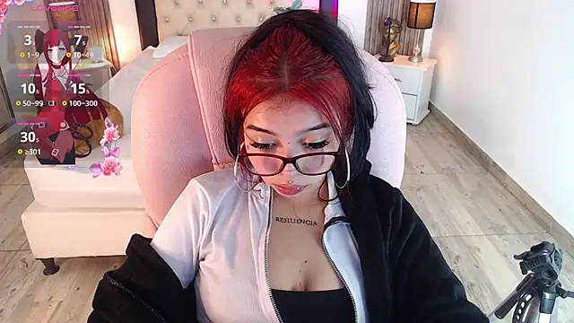 Snapshot of pettit_courtny chatting on February 2025 09:54:01 AM pettit courtny online show from February 2025 09:54:01 AM