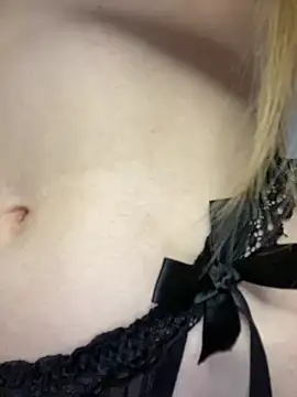 Snapshot of beautiful_angel chatting on May 2026 01:29:02 PM beautiful angel online show from May 2026 01:29:02 PM