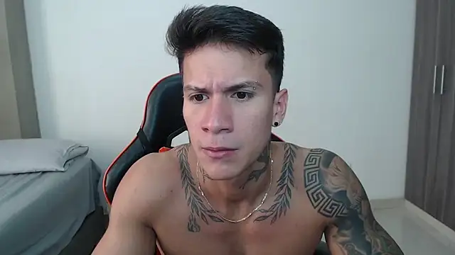 pettergrey1 online show from April 2026 01:23:01 PM