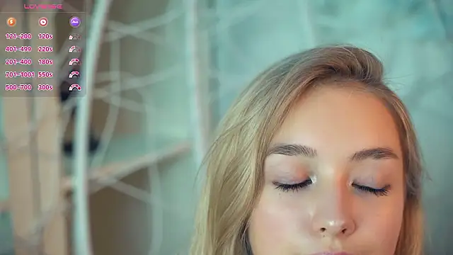 Snapshot of FlairCunard chatting on December 2024 05:55:02 PM FlairCunard online show from December 2024 05:55:02 PM