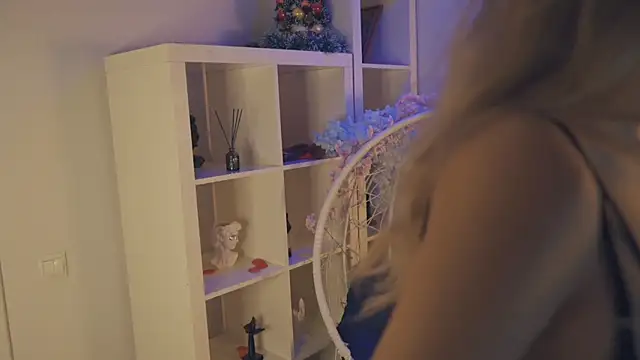 Snapshot of FlairCunard chatting on January 2025 11:52:02 PM FlairCunard online show from January 2025 11:52:02 PM