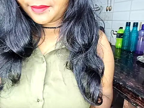Snapshot of Muktha chatting on March 2026 05:44:01 AM Muktha online show from March 2026 05:44:01 AM