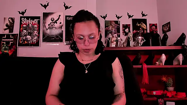 Snapshot of lilith-deveraux chatting on June 2026 07:23:01 PM lilith-deveraux online show from June 2026 07:23:01 PM